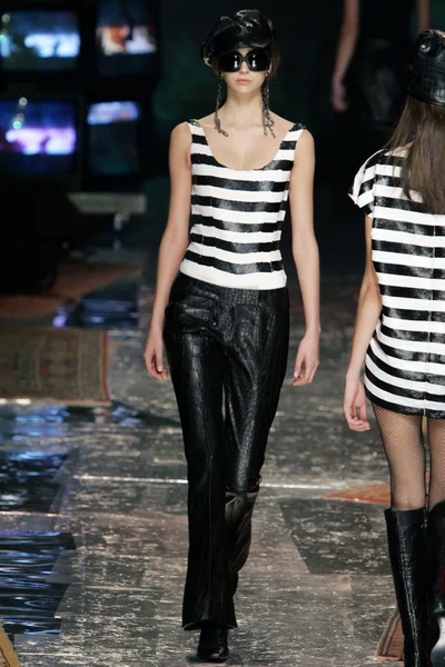 Look 7